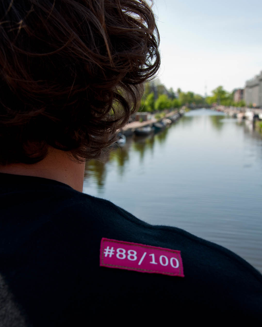 Closeup on model Duts White Stripes